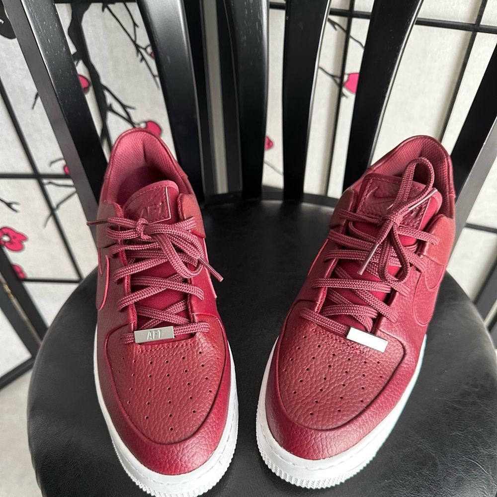 Nike Air Force 1 Sage - Size 9